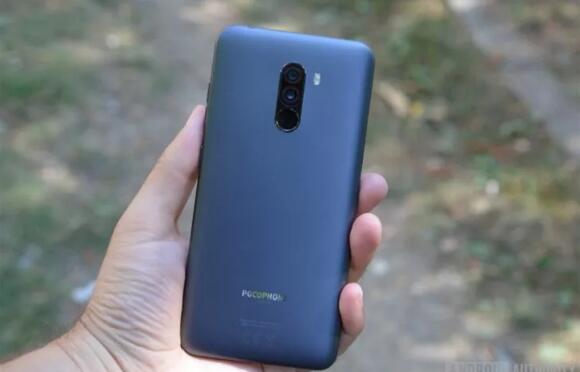 小米正式官宣Pocophone F1手机：“比火箭还快”